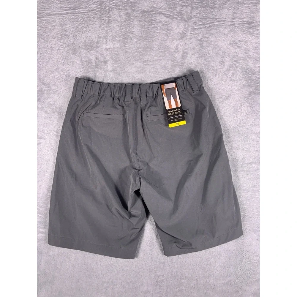 Banana Republic Comfort Flat Front Short Mens Size 32 Gray Shorts NWT